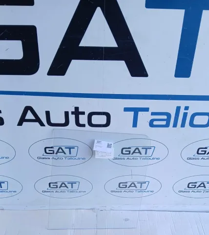 Photo GAT : Glace latérale gauche ISUZU FSR 1985-1994, référence PFA0304