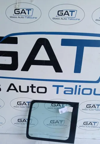 Photo GAT : Custode droite VOLKSWAGAN CADDY VAN 2004-15, référence PFA3115