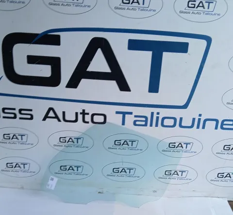 Photo GAT : Glace latérale gauche MITSUBISHI CANTER FE600 WIDE TRUCK 1993, référence PFA3098