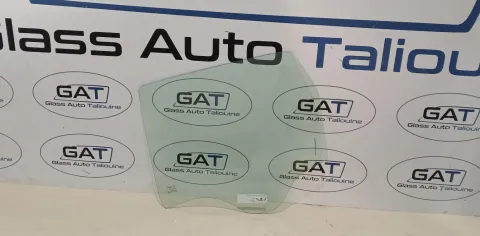 Photo GAT : Glace latérale gauche RENAULT DACIA DUSTER 2018, référence 7306LGSR5RD