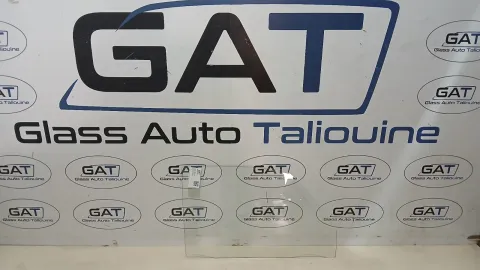 Photo GAT : Glace latérale droite SUZUKI CARRY/EVERY 1985-91 /DAEWOO DAMAS/LABO, référence PFA0678