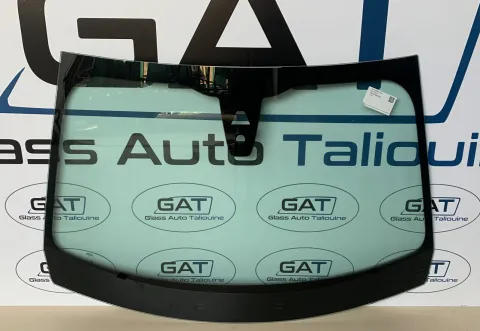 Photo GAT : Pare-brise PEUGEOT 2008 HBK 2020-, référence PFA5545