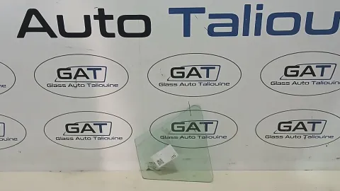 Photo GAT : Déflecteur droit TOYOTA COROLLA -4P- 2018, référence TY-KE210-SED_RQ/RH