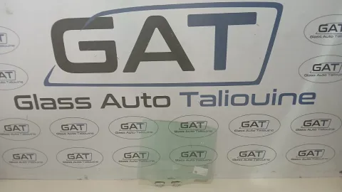 Photo GAT : Glace latérale gauche TOYOTA COROLLA HBK -5P-2018-, référence TY-KE210_RD/LH