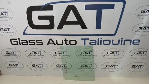 Photo GAT : Glace latérale droite MAHINDRA, référence MI001