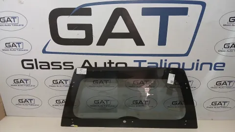 Photo GAT : Lunette arrière MITSUBISHI L200 GM, référence PFA5888