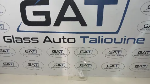Photo GAT : Custode gauche ISUZU FSR I, référence PFA 1011