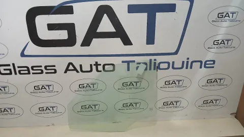 Photo GAT : Glace latérale gauche FIAT DOBLO VAN 2010-/OPEL COMBO 2011-18, référence 3369LGSV2FDIW