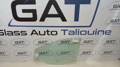 Photo GAT : Glace latérale gauche FORD FIESTA MK6 HBK/SEDAN 2008-17, référence PFA3289