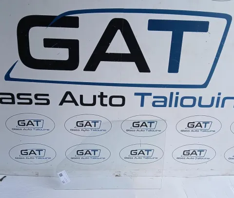 Photo GAT : Glace latérale gauche MITSUBISHI L200 PICKUP 1987-97, référence PFA0420