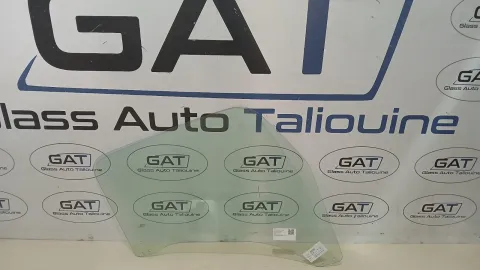 Photo GAT : Glace latérale droite MITSUBISHI FUSO CANTER FE800 WIDE TRUCK 2001-, référence PFA3058