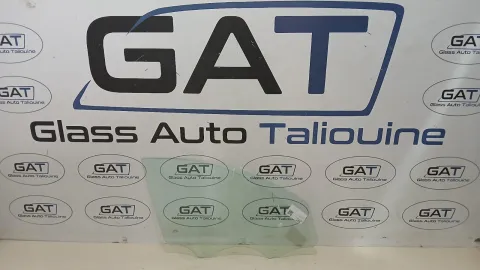 Photo GAT : Glace latérale droite PEUGEOT 208 HBK 2019-, référence PFA5958