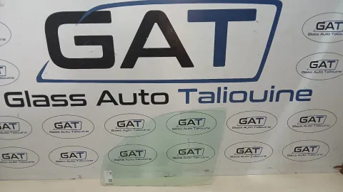 Photo GAT : Glace latérale gauche RENAULT  CLIO II  1998/04, référence PFA0648