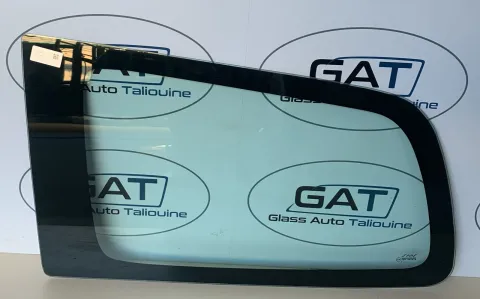 Photo GAT : Custode gauche MITSUBISHI PAJERO III, référence SO000211