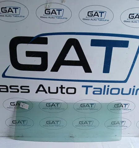 Photo GAT : Pare-brise TOYOTA LANDCRUISER FJ 70, référence PFA4973